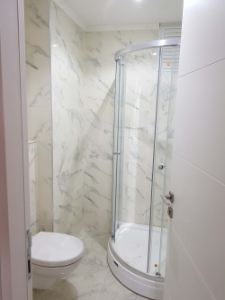 E. BANYO
